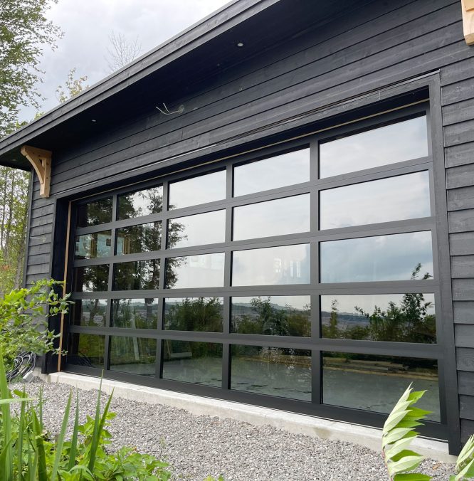 02-Stouffville-Garage-Doors_Avante